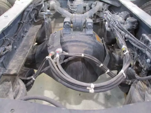 平成27年07月中古大型トラクタヘッド日産UDクオンの画像15