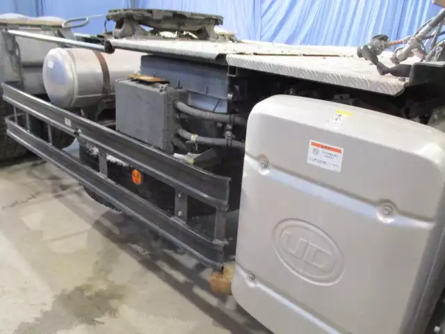 平成27年07月中古大型トラクタヘッド日産UDクオンの画像21