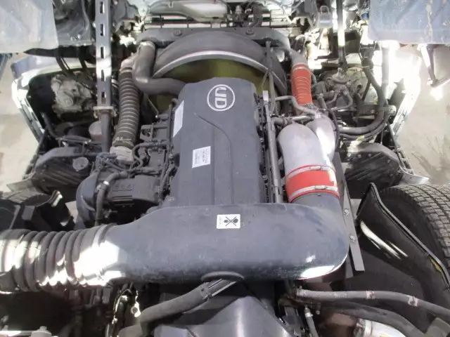 平成27年07月中古大型トラクタヘッド日産UDクオンの画像34