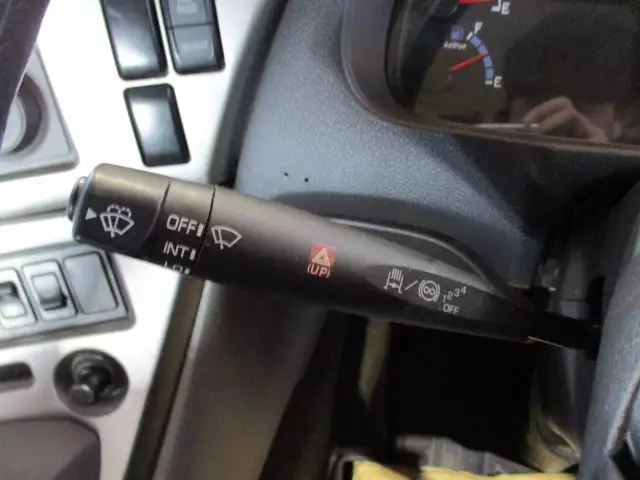 平成27年07月中古大型トラクタヘッド日産UDクオンの画像39