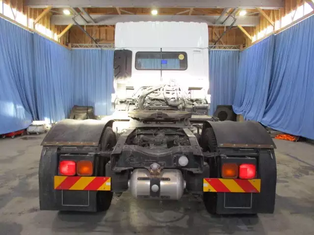 平成27年07月中古大型トラクタヘッド日産UDクオンの画像5