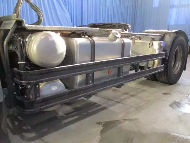 平成27年07月中古大型トラクタヘッド日産UDクオンの画像7