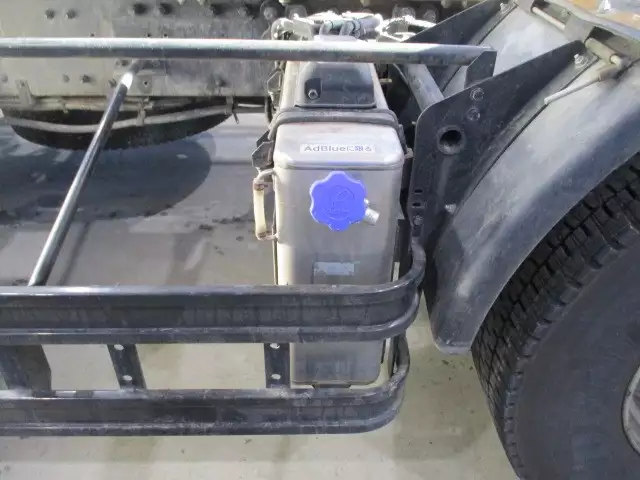 平成27年07月中古大型トラクタヘッド日産UDクオンの画像9