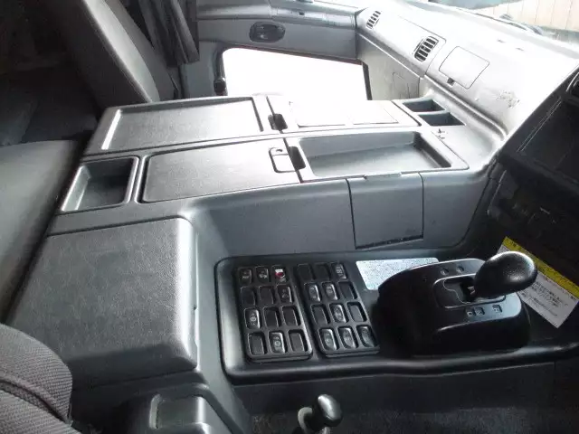 平成26年10月中古大型アルミバン・ウィング三菱ふそうスーパーグレートの画像43