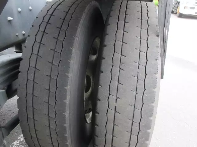 平成18年09月中古小型トラクタヘッド日野プロフィアの画像13