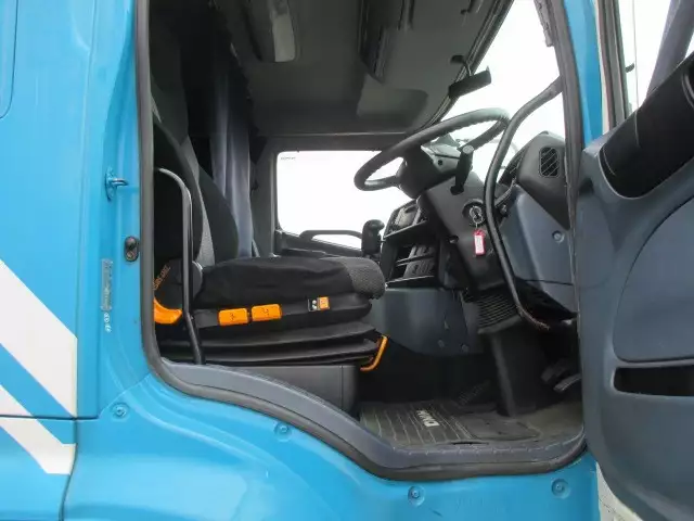 平成18年09月中古小型トラクタヘッド日野プロフィアの画像25