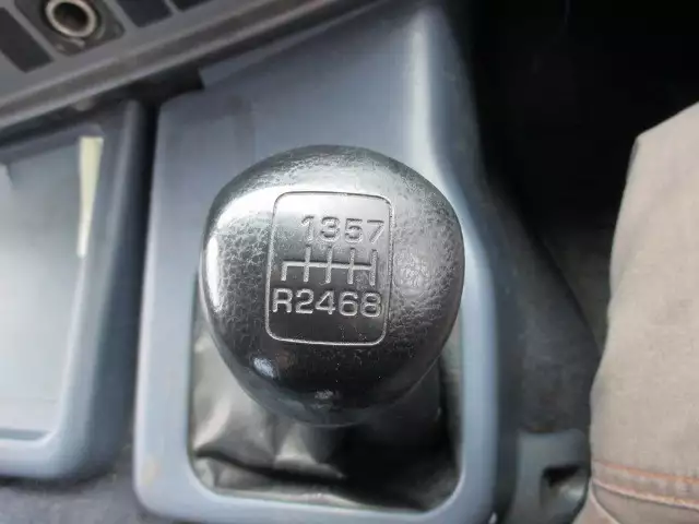 平成18年09月中古小型トラクタヘッド日野プロフィアの画像35