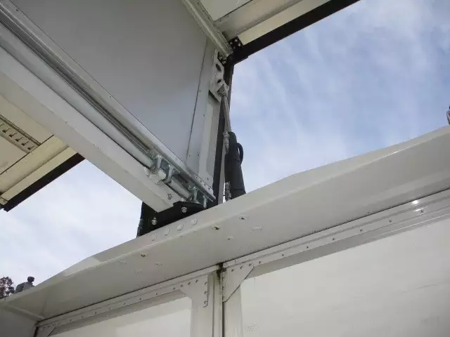 平成29年05月中古大型アルミバン・ウィング三菱ふそうスーパーグレートの画像2