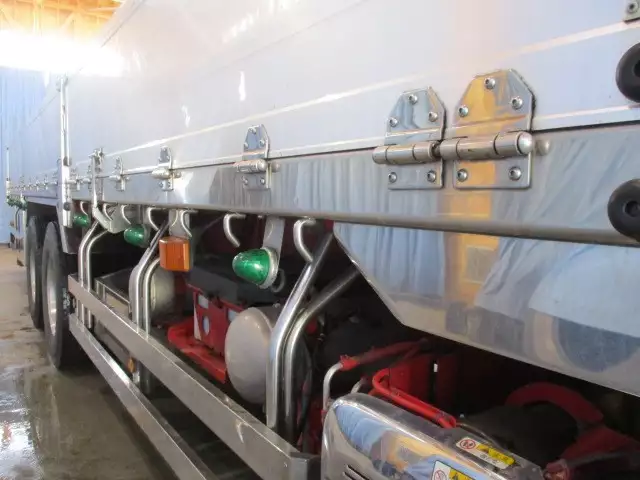 平成26年12月中古大型日野日野の画像50