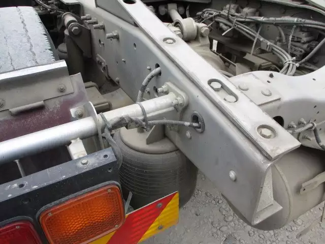 平成27年01月中古大型トラクタヘッド日産UDクオンの画像16