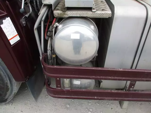 平成27年01月中古大型トラクタヘッド日産UDクオンの画像22