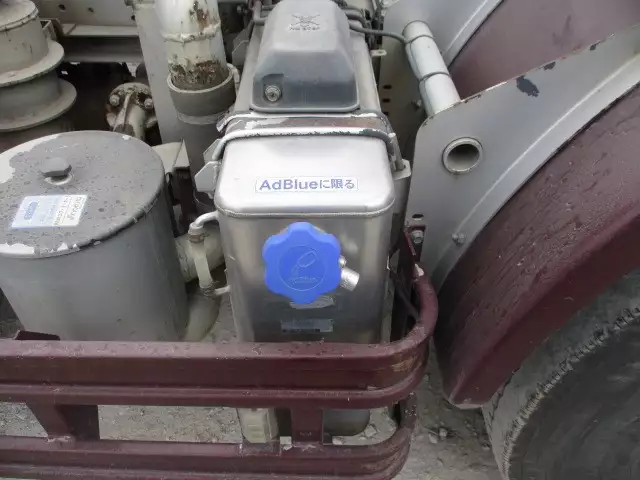 平成27年01月中古大型トラクタヘッド日産UDクオンの画像26