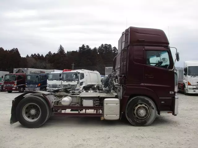 平成27年01月中古大型トラクタヘッド日産UDクオンの画像4