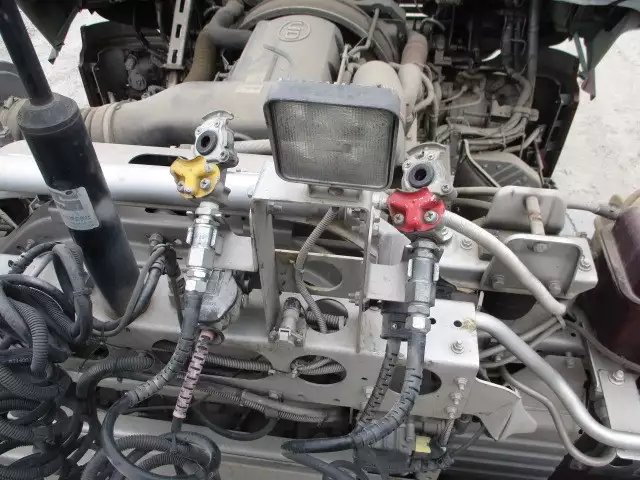 平成27年01月中古大型トラクタヘッド日産UDクオンの画像34