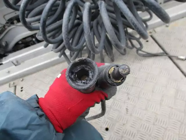 平成27年01月中古大型トラクタヘッド日産UDクオンの画像38