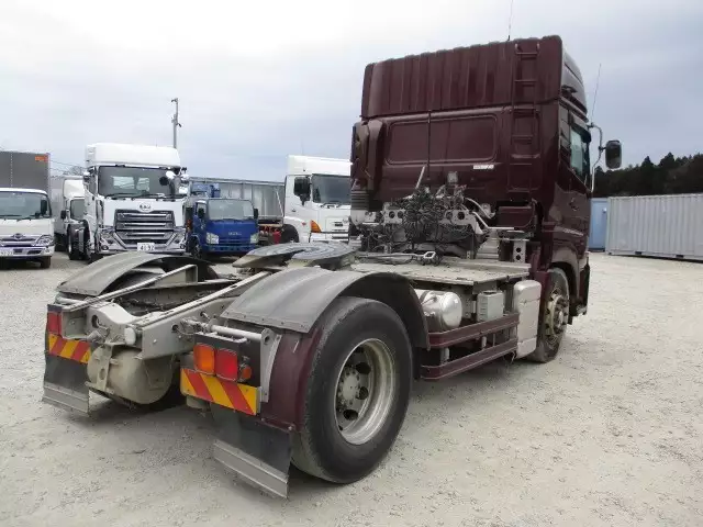 平成27年01月中古大型トラクタヘッド日産UDクオンの画像5