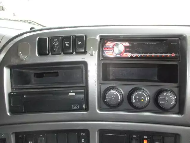 平成27年01月中古大型トラクタヘッド日産UDクオンの画像45