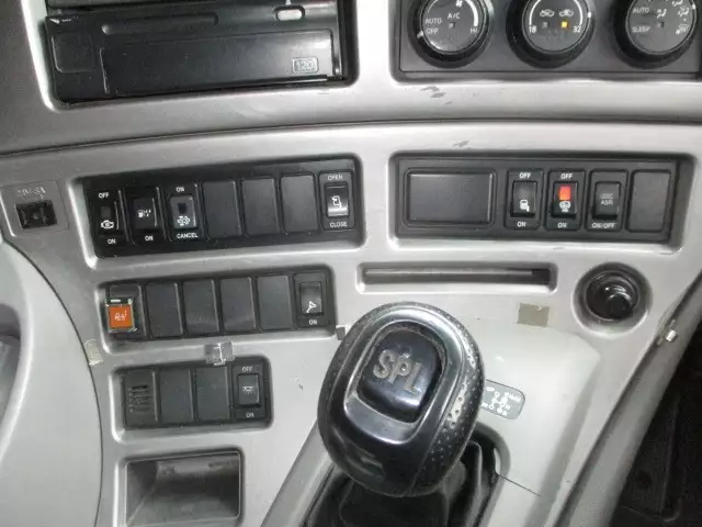 平成27年01月中古大型トラクタヘッド日産UDクオンの画像46