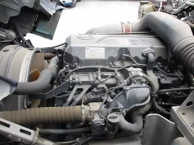 平成27年01月中古大型トラクタヘッド日産UDクオンの画像51