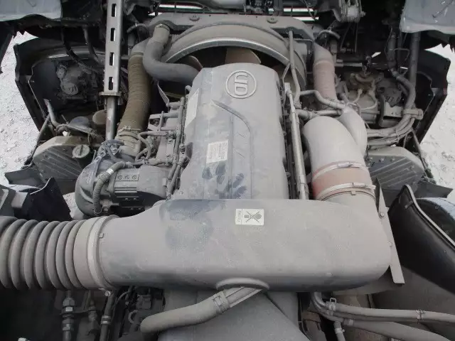 平成27年01月中古大型トラクタヘッド日産UDクオンの画像52