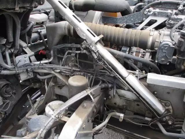 平成27年01月中古大型トラクタヘッド日産UDクオンの画像53