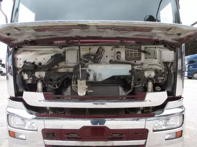 平成27年01月中古大型トラクタヘッド日産UDクオンの画像59