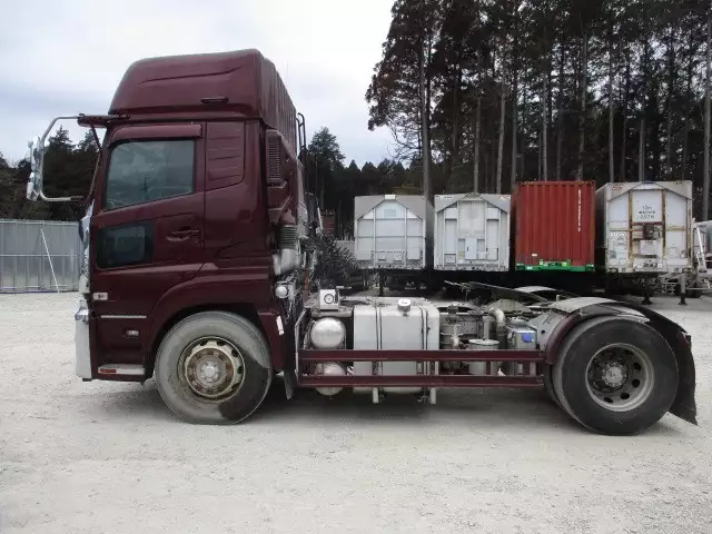 平成27年01月中古大型トラクタヘッド日産UDクオンの画像8