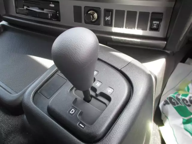 平成29年10月中古大型トラクタヘッド日野プロフィアの画像15