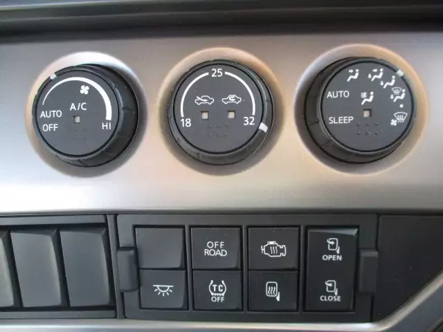 令和01年/平成31年12月中古その他トラクタヘッド日産UDクオンの画像46