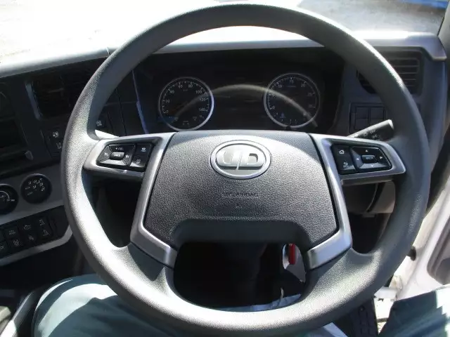 令和01年/平成31年12月中古その他トラクタヘッド日産UDクオンの画像50