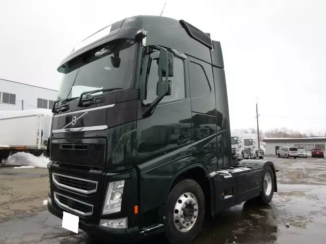 令和03年01月中古大型トラクタヘッドボルボボルボの画像1