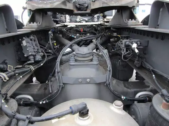 令和03年01月中古大型トラクタヘッドボルボボルボの画像14