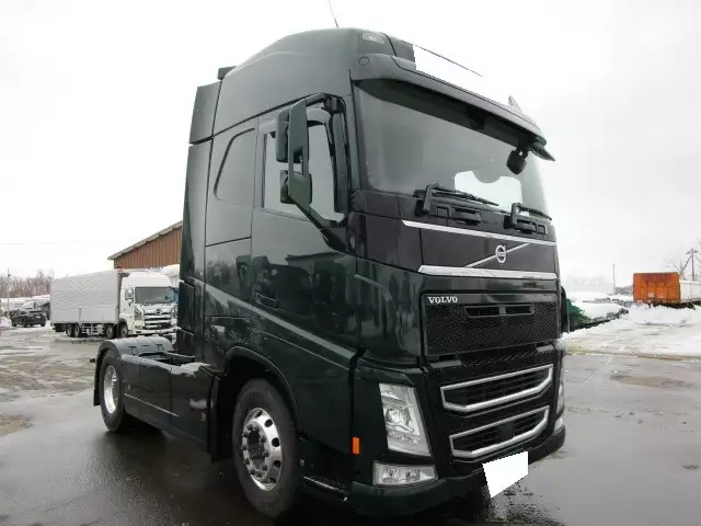 令和03年01月中古大型トラクタヘッドボルボボルボの画像3