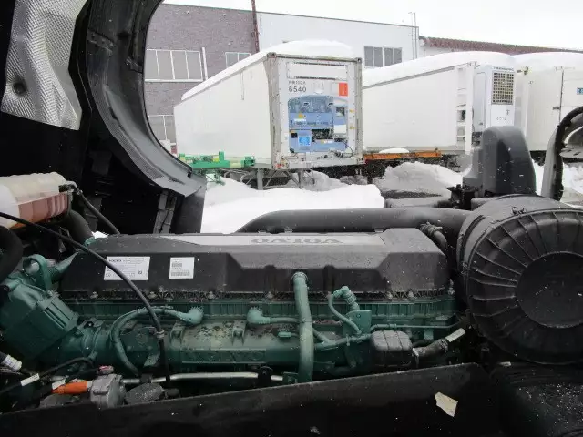 令和03年01月中古大型トラクタヘッドボルボボルボの画像31