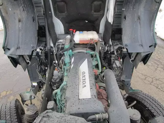 令和03年01月中古大型トラクタヘッドボルボボルボの画像34