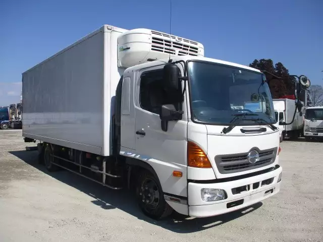 平成28年08月中古中型冷凍バン・ウィング日野レンジャーの画像3