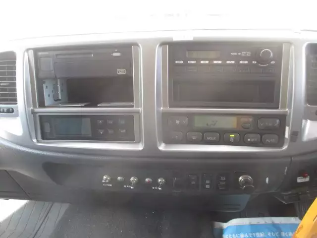 平成28年08月中古中型冷凍バン・ウィング日野レンジャーの画像51