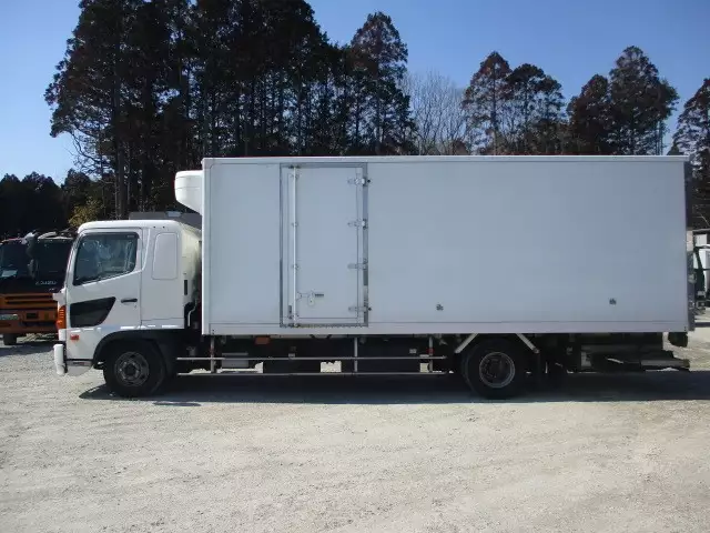 平成28年08月中古中型冷凍バン・ウィング日野レンジャーの画像8