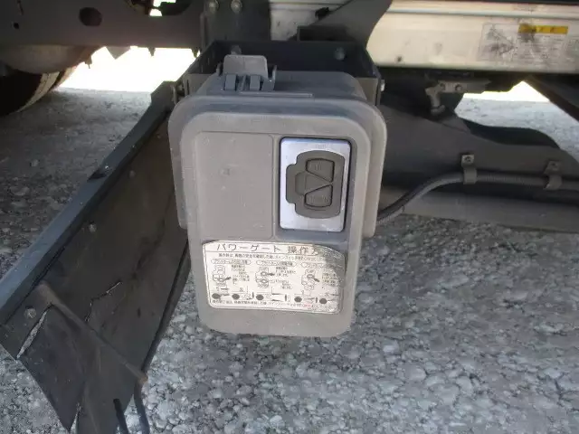 平成30年03月中古中型冷凍バン・ウィングいすゞフォワードの画像22