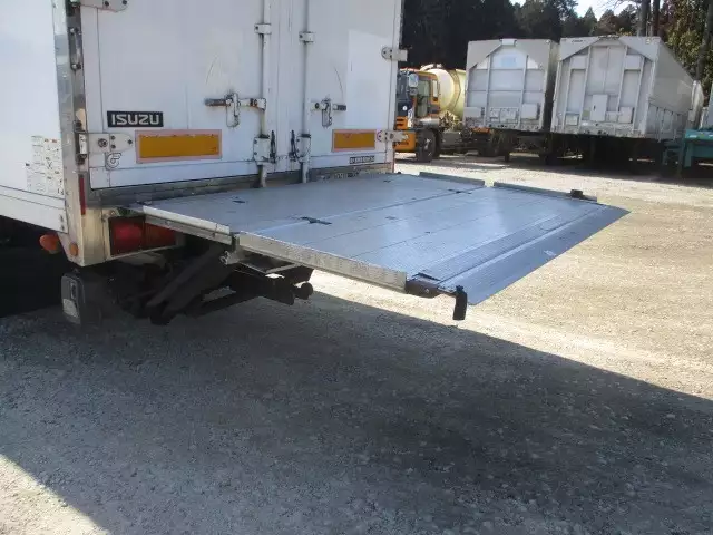 平成30年03月中古中型冷凍バン・ウィングいすゞフォワードの画像26