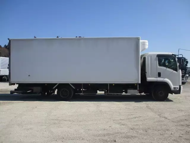 平成30年03月中古中型冷凍バン・ウィングいすゞフォワードの画像4