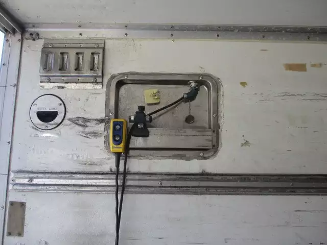 平成30年03月中古中型冷凍バン・ウィングいすゞフォワードの画像33