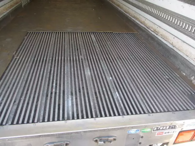 平成30年03月中古中型冷凍バン・ウィングいすゞフォワードの画像34