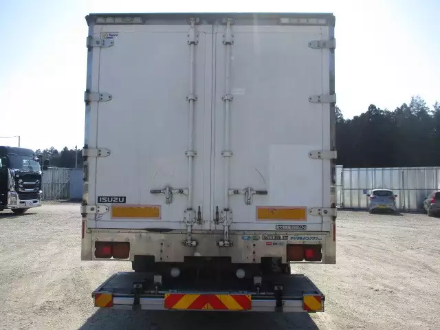 平成30年03月中古中型冷凍バン・ウィングいすゞフォワードの画像6