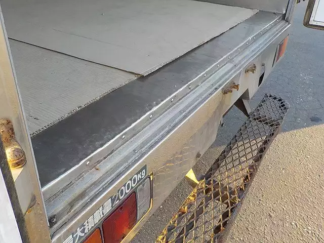 平成18年05月中古小型冷凍バン・ウィング三菱ふそう三菱の画像26