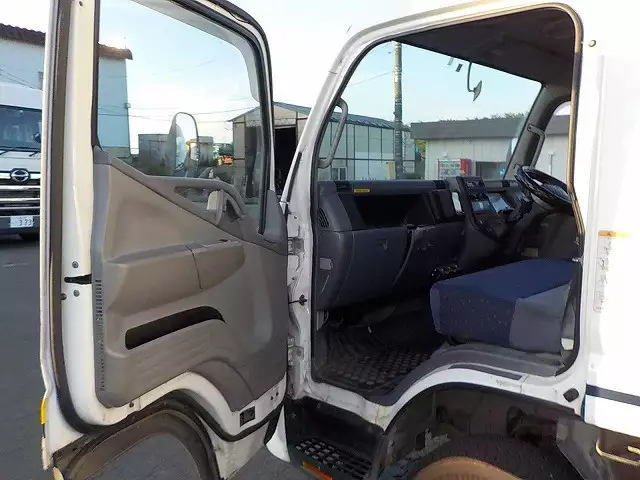 平成18年05月中古小型冷凍バン・ウィング三菱ふそう三菱の画像32