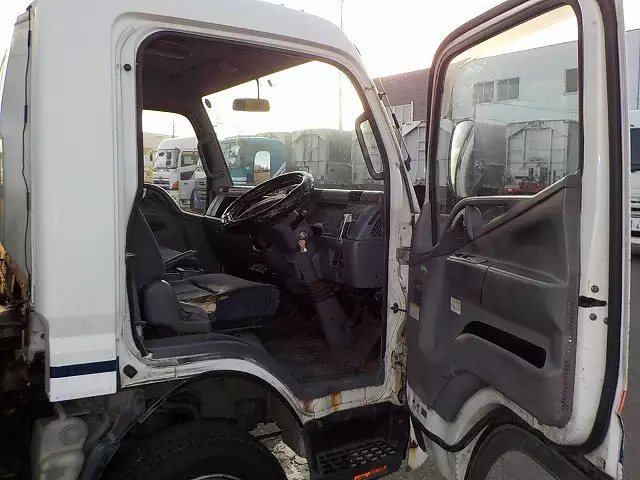 平成18年05月中古小型冷凍バン・ウィング三菱ふそう三菱の画像35