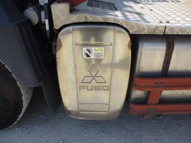 平成25年10月中古大型トラクタヘッド三菱ふそうスーパーグレートの画像24