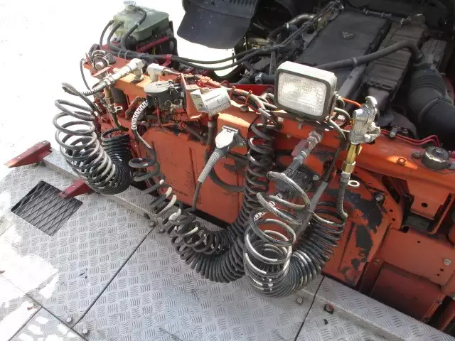 平成25年10月中古大型トラクタヘッド三菱ふそうスーパーグレートの画像29