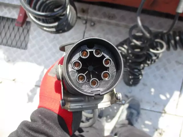 平成25年10月中古大型トラクタヘッド三菱ふそうスーパーグレートの画像33